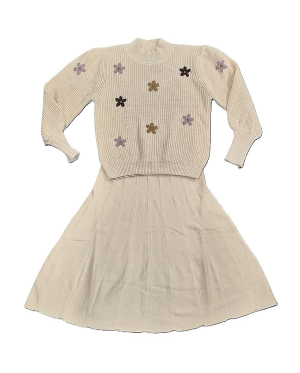 TEELA <br> Embroidered Knit Set