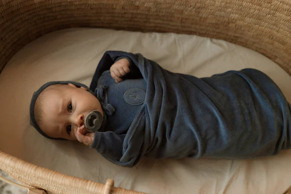 DAISY GIFT BOX <BR> Emblem Footie